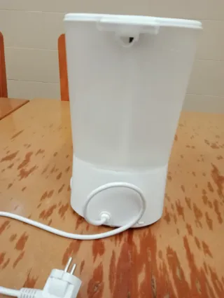 Cafetera Blanca con Jarra de Cristal