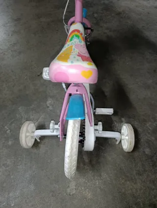 Bicicleta infantil Peppa Pig casi nueva