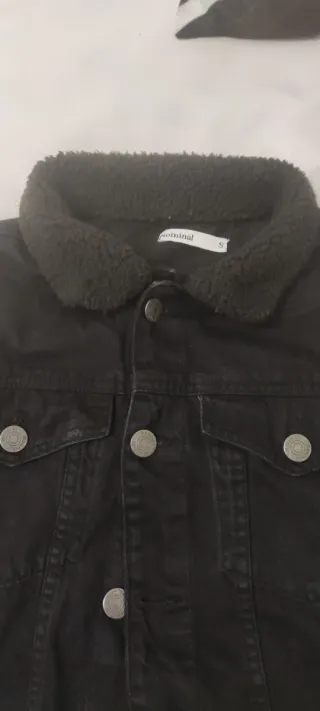 Cazadora vaquera negra