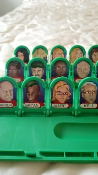 Juego de mesa Identikit