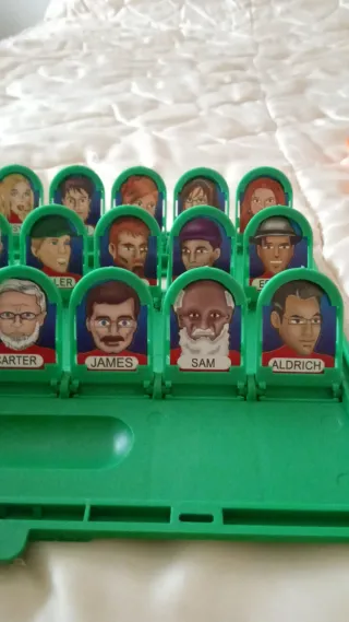 Juego de mesa Identikit