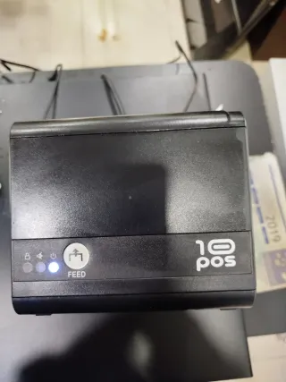 Impresora de tickets negra