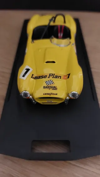 Maqueta Coche Ford Cobra Amarillo