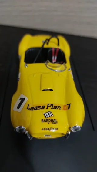 Maqueta Coche Ford Cobra Amarillo