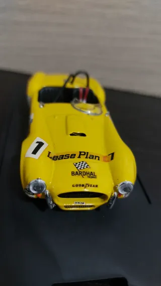 Maqueta Coche Ford Cobra Amarillo