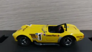 Maqueta Coche Ford Cobra Amarillo