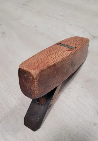 Cepillo carpintero antiguo madera