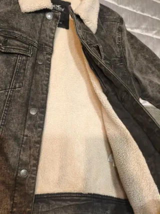 Cazadora vaquera Hollister forrada Talla L