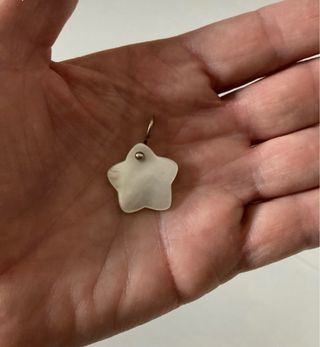 Colgante Tous Estrella Blanco y plateado.
