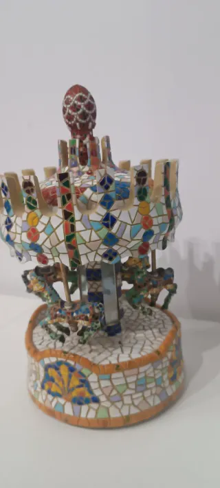 Carrusel Mosaico Estilo Gaudí