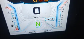 Moto QJ SRT S 700CC con calefacción