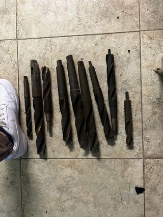 Brocas de acero grandes a 10 euros la unidad