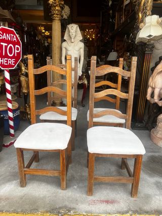 Conjunto de 4 sillas rústicas de madera