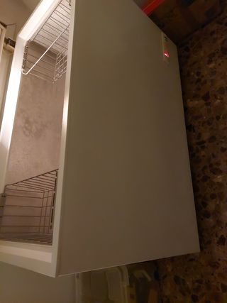 Congelador grande blanco