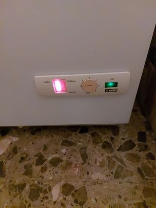 Congelador grande blanco