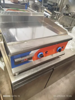 Piastra industriale a gas con superficie in cromoduro