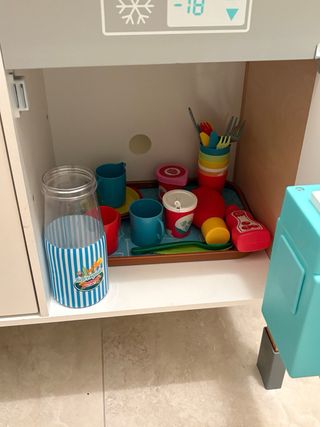Cocinita infantil de madera con accesorios