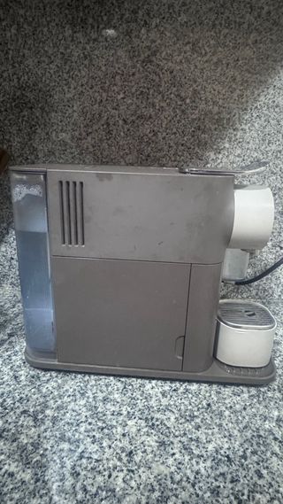 Cafetera Nespresso Latissima Portacapsulas