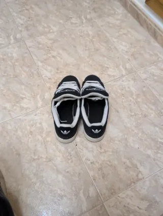 Adidas Campus Zapatillas Negras y Blancas