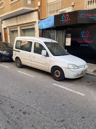 Opel Combo 2004 para revisar