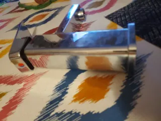 Grifo de cromo moderno