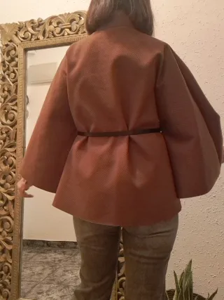 Capa abrigo marrón talla única