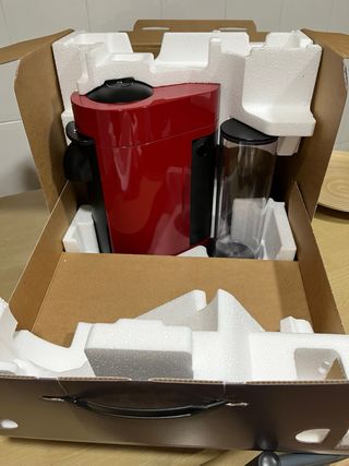 Cafetera Nespresso Vertuo Cherry Red