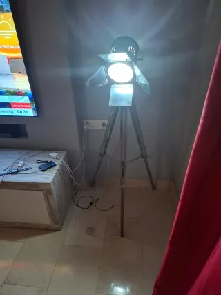 Lámpara Trípode Estilo Estudio