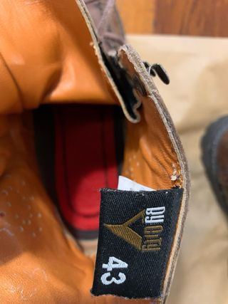 Botas moto casual marrones. By City.