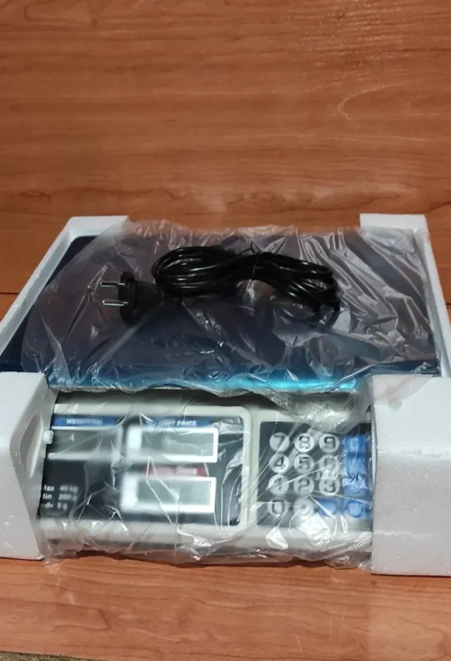 BÁSCULA COMERCIAL ATÉ 40KG NOVA