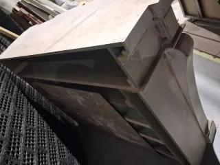 Chimenea decorativa de mármol y piedra