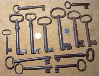 Lotti 3 chiavi antiche L2/L9/L214