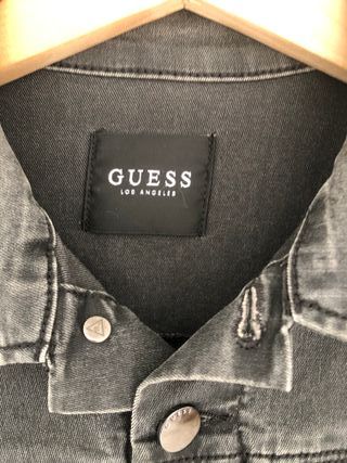 Chaqueta vaquera Guess negra con cordones