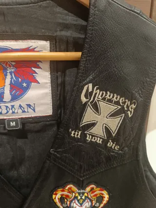 Chaleco motero de piel de bufalo