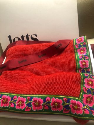 Manta de alpaca artesanal roja