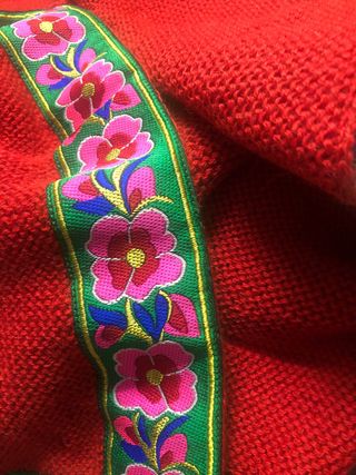 Manta de alpaca artesanal roja