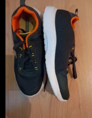 Zapatillas Skechers gris y Naranja