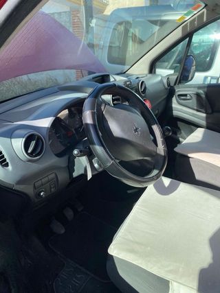 Peugeot Partner 2012