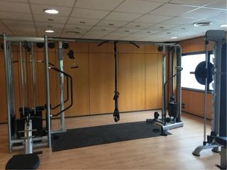 Equipo de gimnasio completo