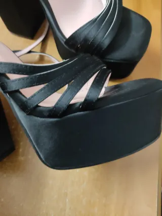 Sandalias plataforma Benetton negras