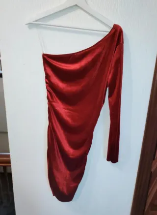Vestido Terciopelo Rojo Asimétrico