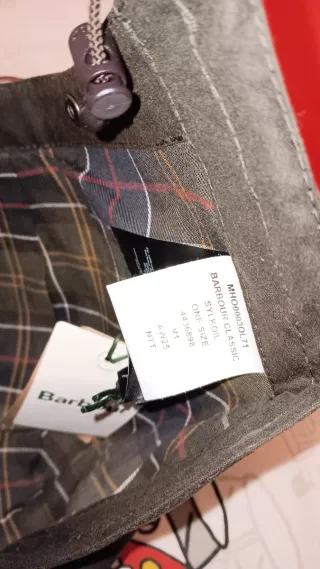 Barbour capucha verde oliva talla única