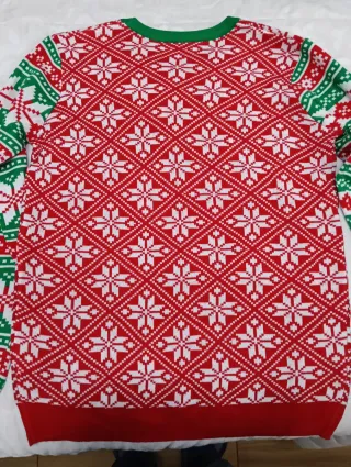 Jersey Navideño sin usar, con etiqueta.