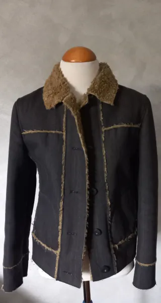 Cazadora vaquera negra con borreguito