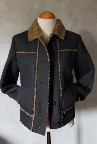 Cazadora vaquera negra con borreguito