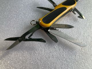 Canivete Victorinox Evolution Grip S18 lockblade