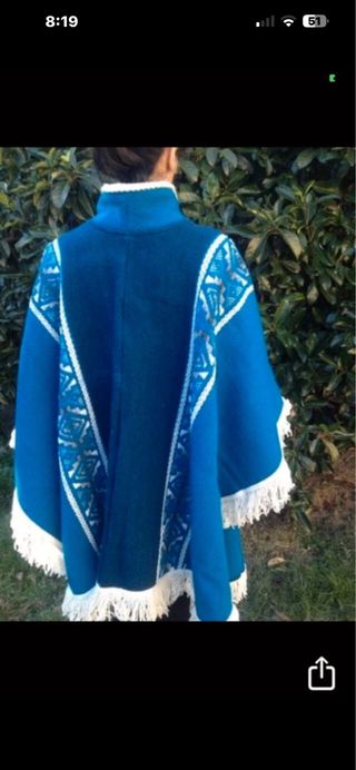 Capa /Poncho artesanal Ecuador azul y blanco