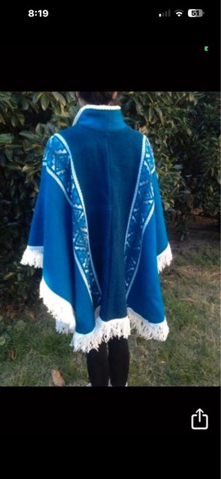 Capa /Poncho artesanal Ecuador azul y blanco