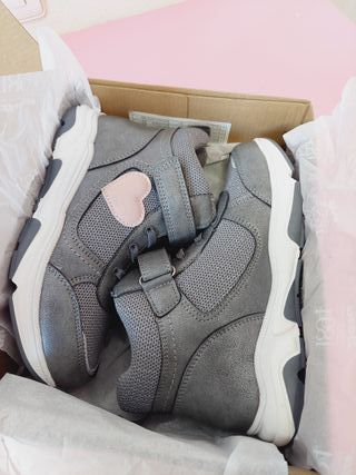 Botines deportivos Bata talla 34