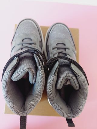 Botines deportivos Bata talla 34